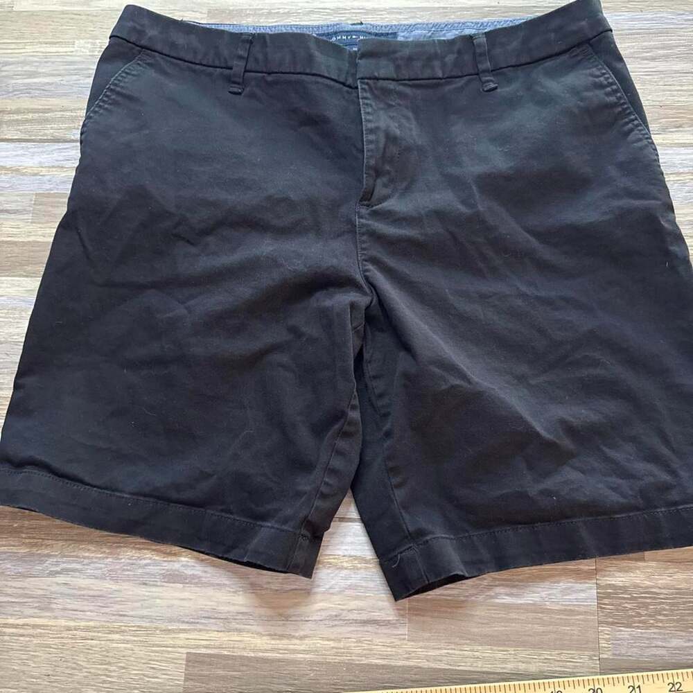 Tommy Hilfiger Women's Brown and Black Shorts